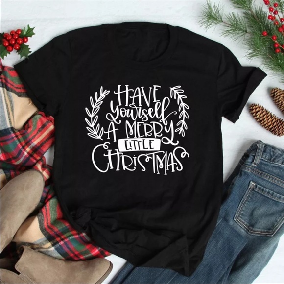 Tops - SALE 🎉 Christmas Black Comfy Graphic T-shirt